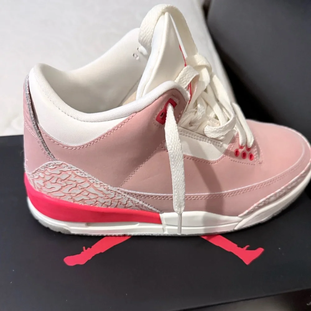 Wmns Air Jordan 3 Retro 'Rust Pink' v - Picture 4 of 7